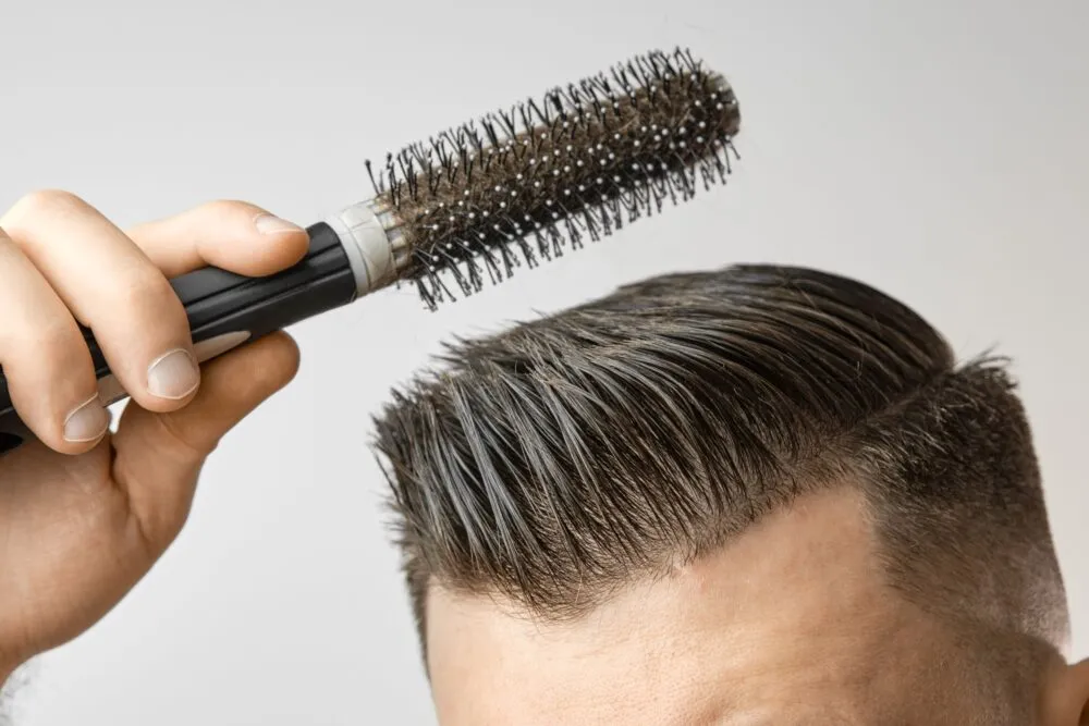 Cách tạo độ phồng cho tóc nam  Khắc phục cách đội mũ bảo hiểm